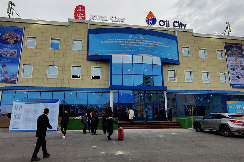 1701392570656930bab85ba